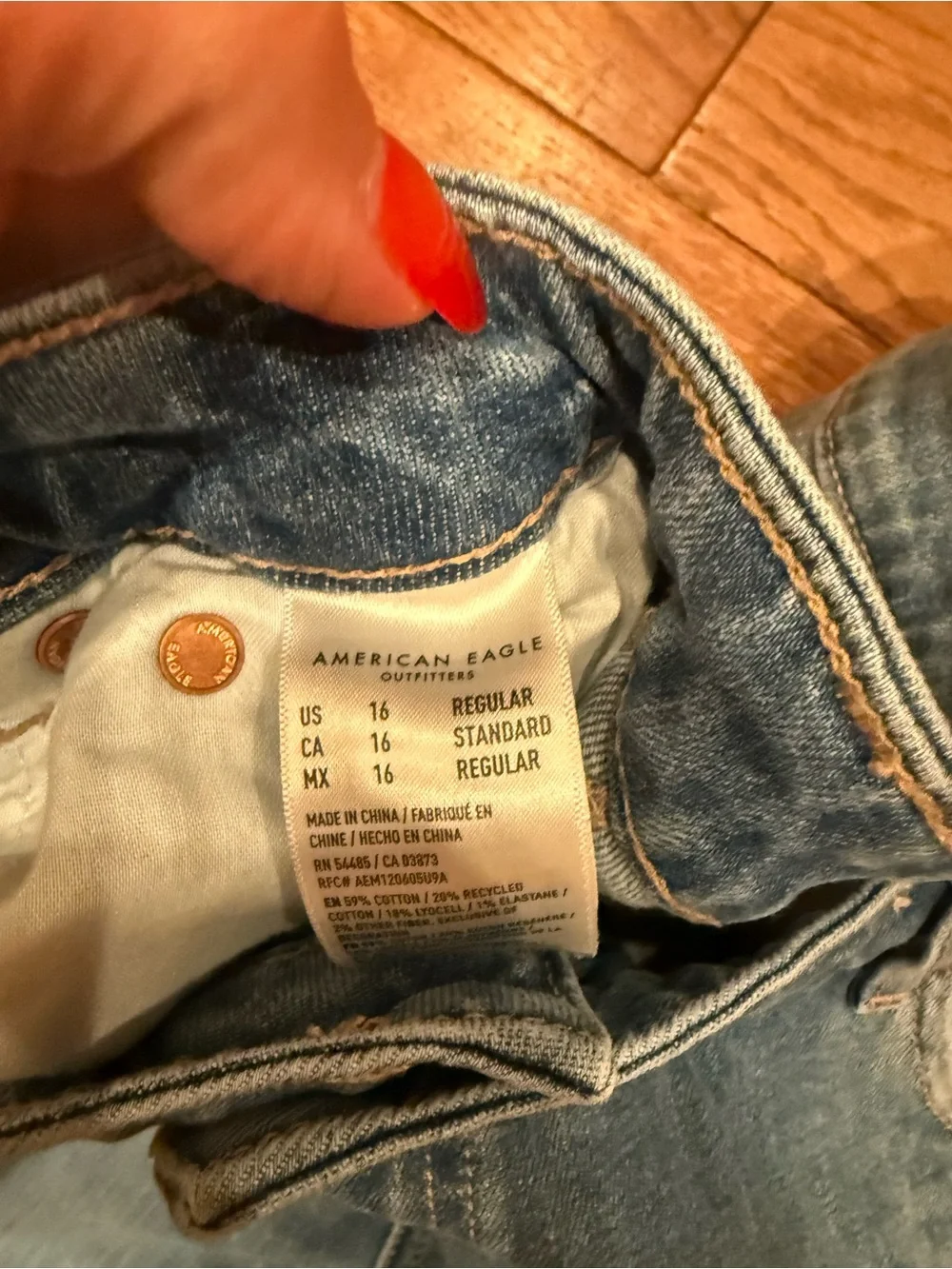 American Eagle High-Waisted Baggy Wide-Leg Jean - Blue - Picture 5 of 7
